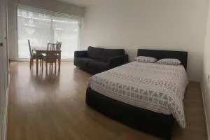 4 personnes 20 mn PARIS - Joinville-le-Pont