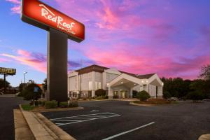 Red Roof Inn & Suites Newnan
