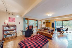 Little Sand Creek Chalet