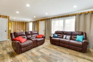 Quiet Country Home By Shay Lake!