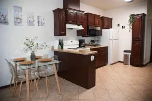 3BD 2BT town suite minutes away Medical Center - 爱丁堡