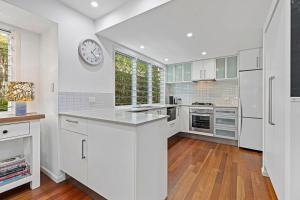 2 Ocean Whisper 16 Solway Drive - Dog Friendly Tropical Oasis