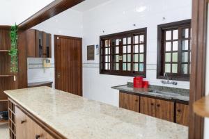 MAISON PARTY GUARUJÁ, PRAIA PISCINA SINUCA CHURRASQUEIRA HIDROMASSAGEM