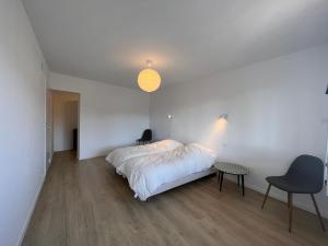 Maisons de vacances Maison moderne a 400m de la plage avec terrasses et equipements complets a St-Jean-de-Luz - FR-1-239-878 : photos des chambres