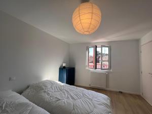 Maisons de vacances Maison moderne a 400m de la plage avec terrasses et equipements complets a St-Jean-de-Luz - FR-1-239-878 : photos des chambres