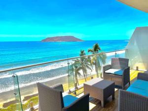Luxury Ocean view at Camino al Mar Heated Pool