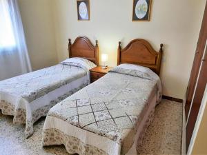 Apartamento en Llançà con 2 habitaciones, cocina equipada y estacionamiento - Ideal para familias - ES-170-42