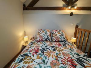 Ancien Moulin Authentique, Terrasse Privée et Rivière en Berry, Parc Naturel de la Brenne - FR-1-591-560