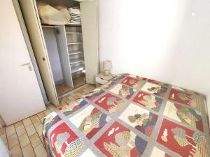 Villa Mitoyenne Calme avec Piscine, Clim et Parking pour 4 Pers. - FR-1-607-179