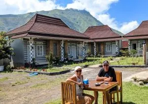 Villa joglo Sembalun Ceria - 塞姆博伦拉旺