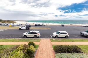 Oceanic 3 On The Beach