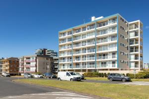 Oceanic 3 On The Beach