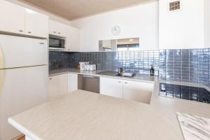 Oceanic 3 On The Beach