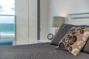 Oceanic 3 On The Beach