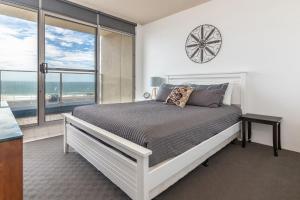 Oceanic 3 On The Beach