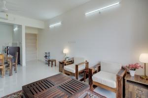 10 min to GOI Airport & Baina Beach - Swimming Pool