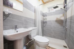 2 Bedroom Unit with Breakfast for 2pax