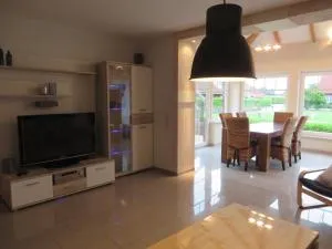 NEU! 100 qm Hundefreundliche FeWo mit Whirlpool - Westermoordorf