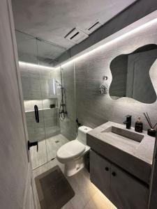 Condo in Taguig, 2br condo, Acacia Estates, BGC,