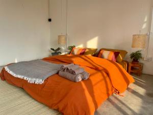 Baan KhaoSoi - Private room in a rooftop hostel 3rd floor