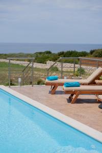 Aleli Villas with Tennis Court