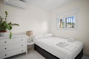 Benalmadena over the sea by Costarentals - Ref 17