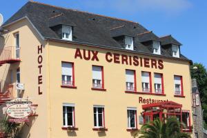 Hotels Maison Hotel Aux Cerisiers : photos des chambres