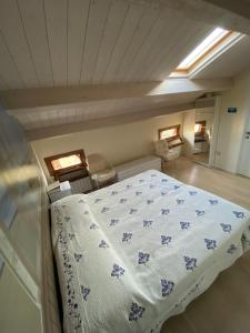 Fairmont Residence Elisabetta by Ca-Sa Check