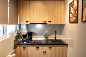 Charming Studio with Parking - The Perfect Getaway