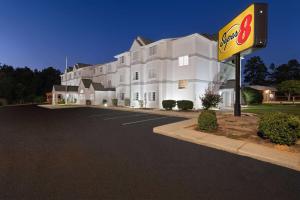 Super 8 by Wyndham HarbisonParkridge Hospital
