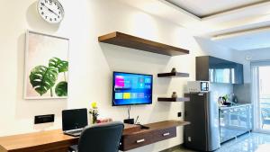 BluO Studio1 DLF CyberCity - Balcony, Gym TT, Lift