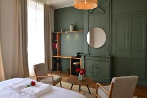 B&B / Chambres d'hotes Les Chambres du Cloitre : Chambre Lit King-Size Deluxe