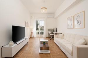 City Chic Apartment with Park View