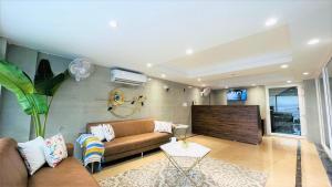 BluO Studio1 DLF CyberCity - Balcony, Gym TT, Lift