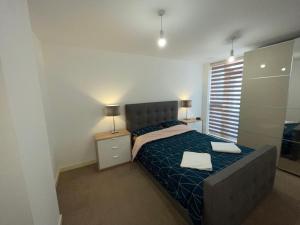 Spacious 2 Bedroom Modern Flat & Parking