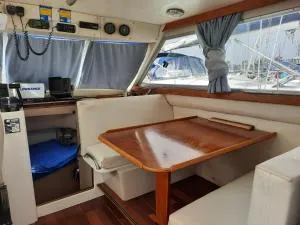 Bateau à quai port hendaye - Irún