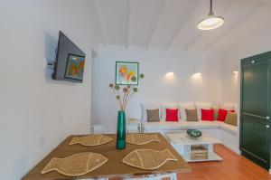 La maison dans la calanque 1 mn à pied de la plage dALCAUFAR