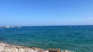 Appartement T2, climatisé, wifi, parking et piscine privés