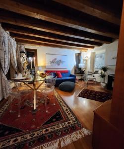 Juliets Bed Art Verona