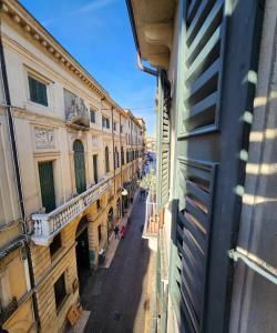 Juliets Bed Art Verona