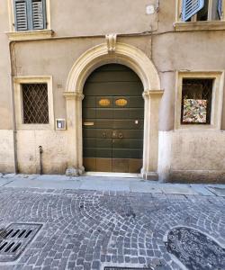 Juliets Bed Art Verona