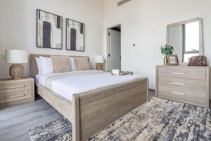 Frank Porter - Noor 3 Midtown
