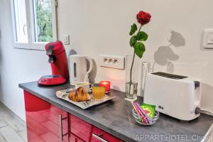Appart'hotels Appart hotel Cholet Carteron : Appartement 3 Chambres