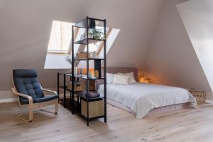 Cozy Spacious Loft! Great for Longer Stays!