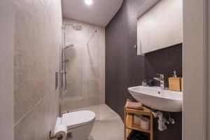 Cozy Spacious Loft! Great for Longer Stays!