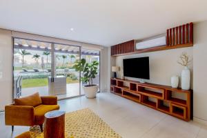 Carmely Velas Paradise