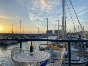 Seascape - Floating Home at Brighton Marina with free Parking - Rottingdean