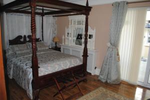 Six-Bedroom House room in Riverside Lodge