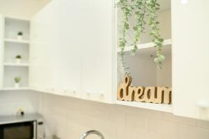 Splendid 2BR Apartment with Breathtaking Views of Casa Poporului