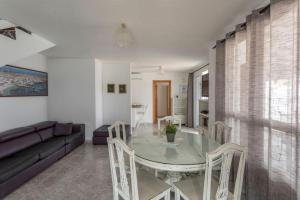 Villa Remos with Beachfront Views Private Heated Pool Fast Wifi BBQ by Amazzzing Travel